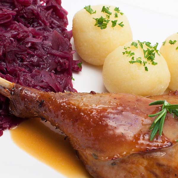 Portion Entenbraten mit Beilagen für 1 Person